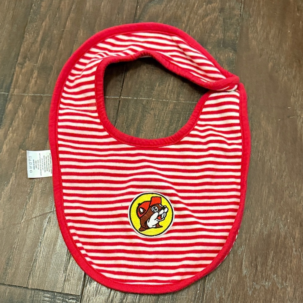 Buccees bib